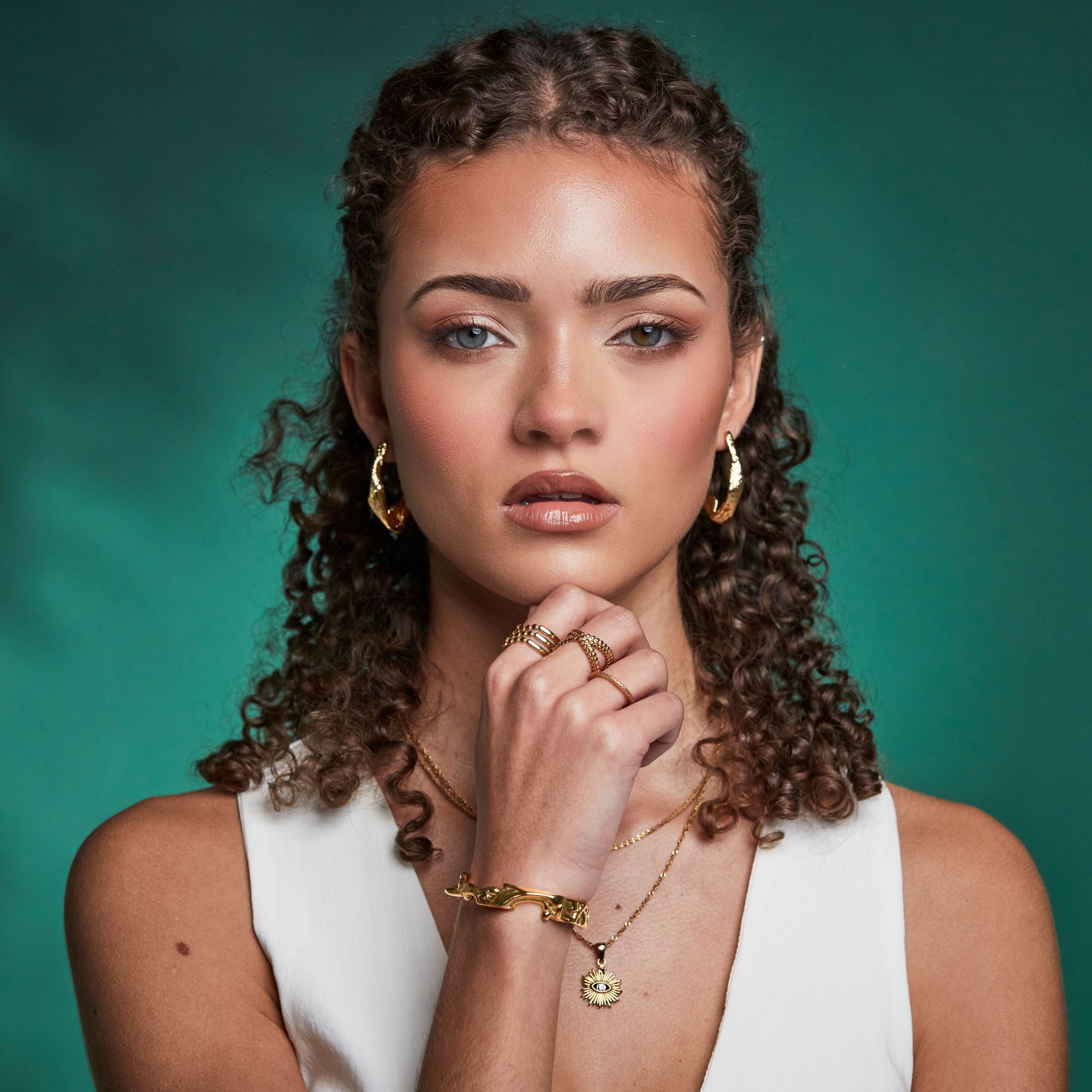 tvistat halsband med 18 k guldplätering