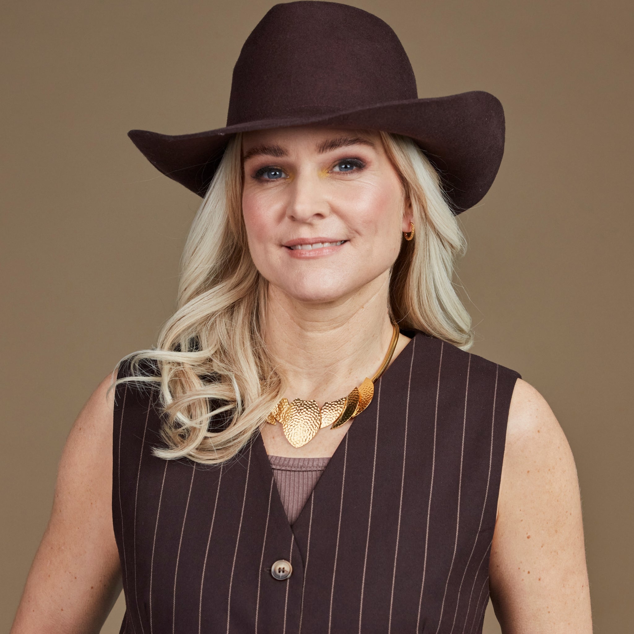 Halsband golden statement