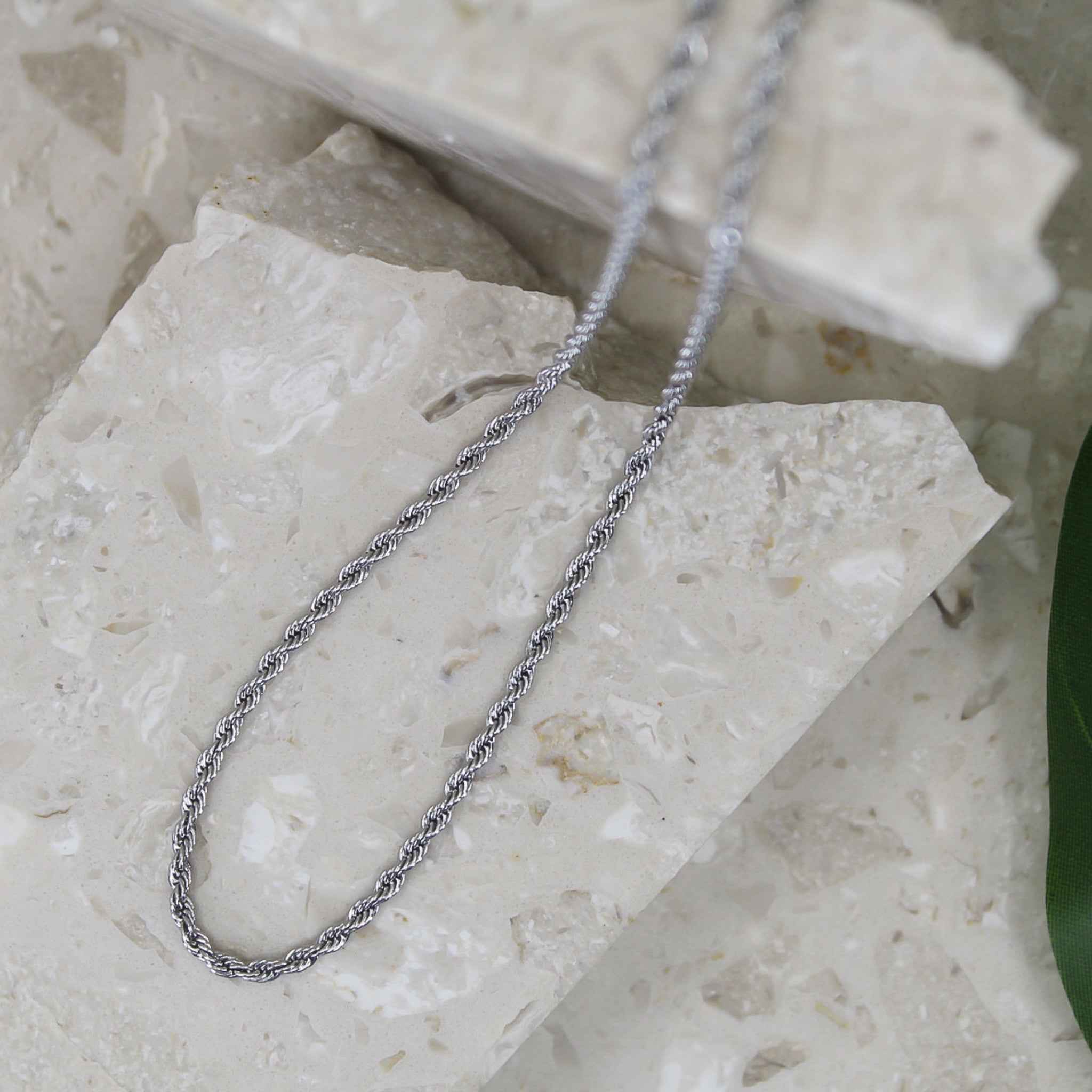 Halsband cordellkedja
