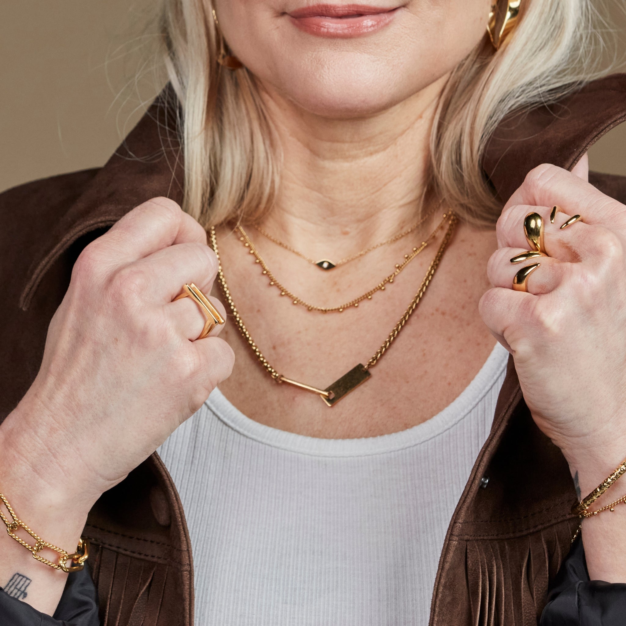 Halsband golden layered disc