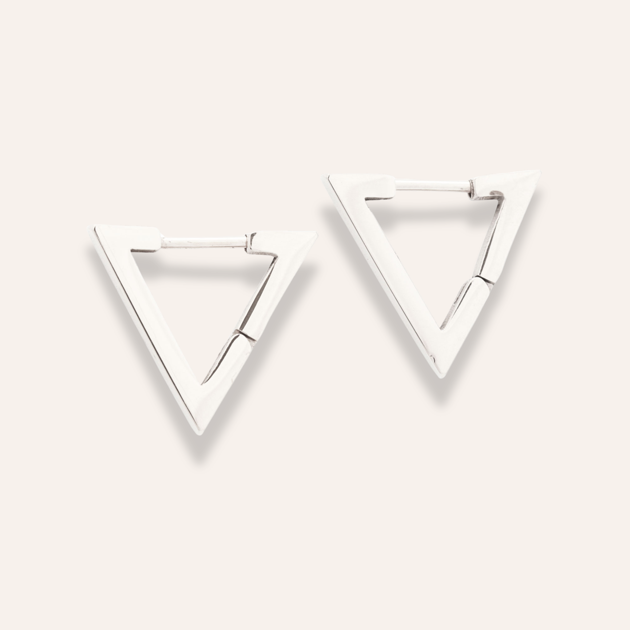 Earring triangle of steel