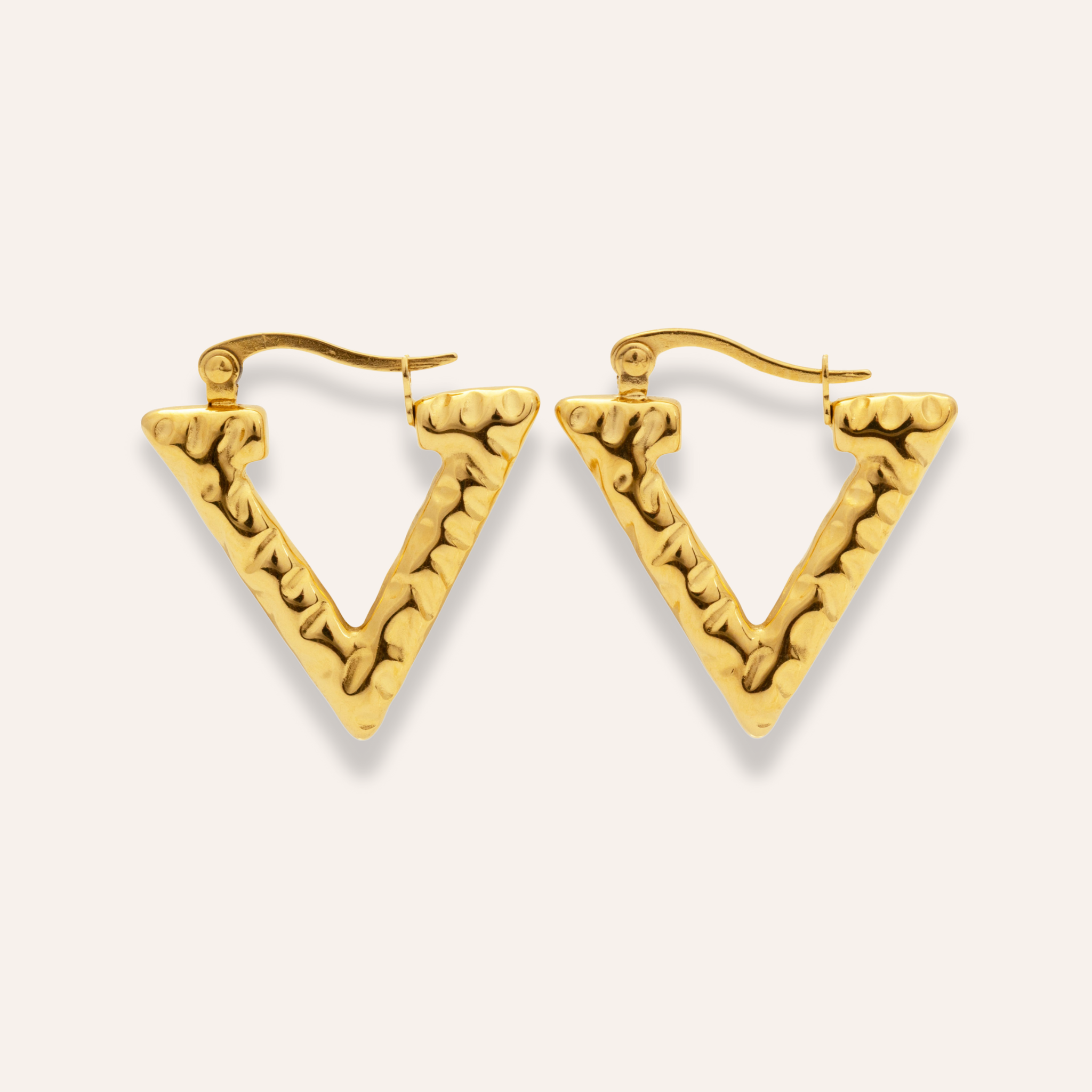 Earring hammered triangle