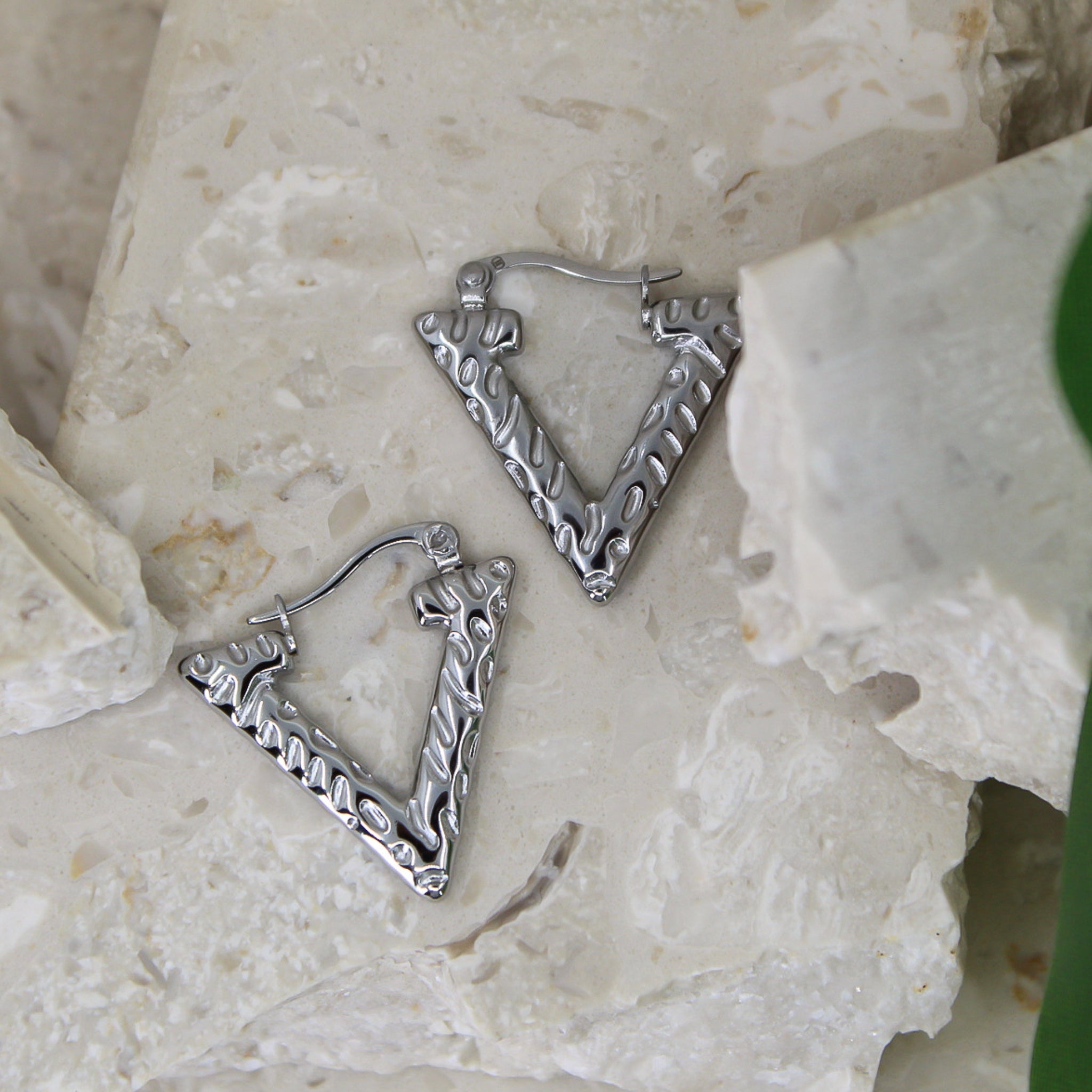 Earring hammered triangle